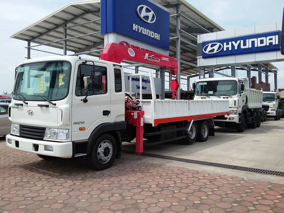 Hyundai HD210 - 13.85 tấn gắn cẩu